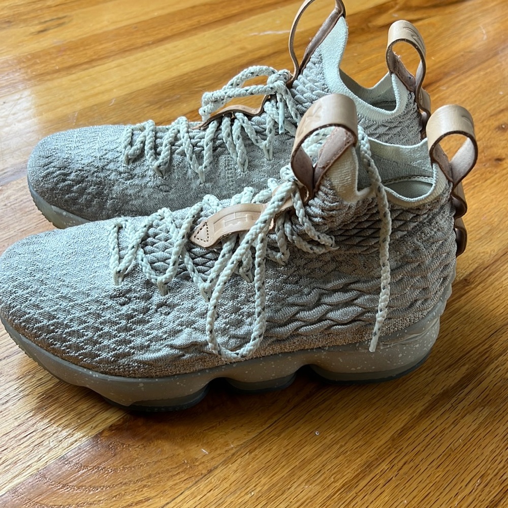 Lebron XV 15 sneakers. GHOST. Size 6.5. Lightly used.